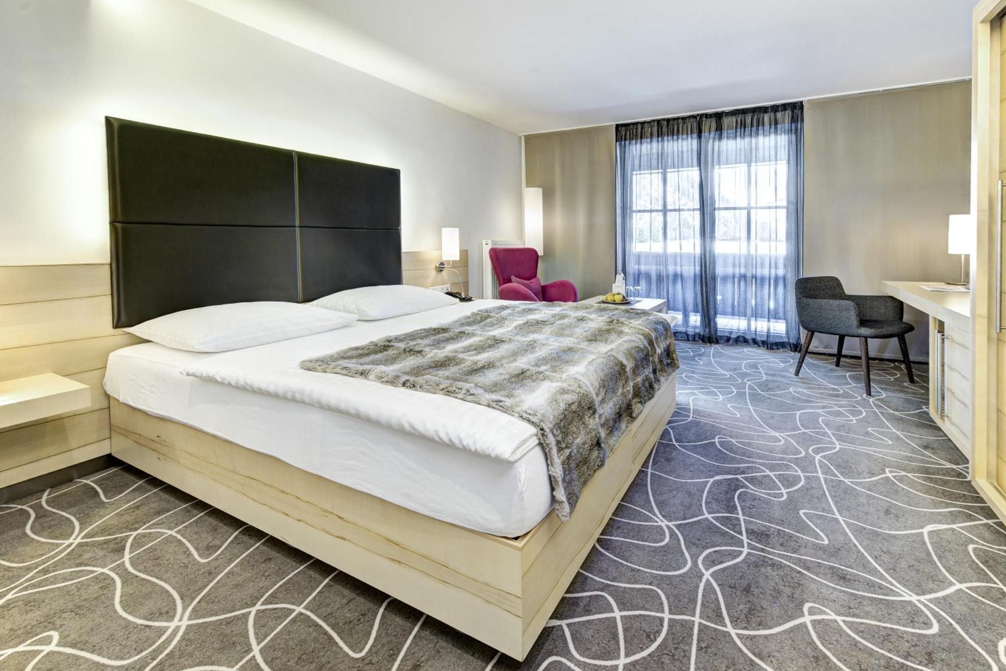 Hotel Gut Brandlhof Saalfelden ภายนอก รูปภาพ